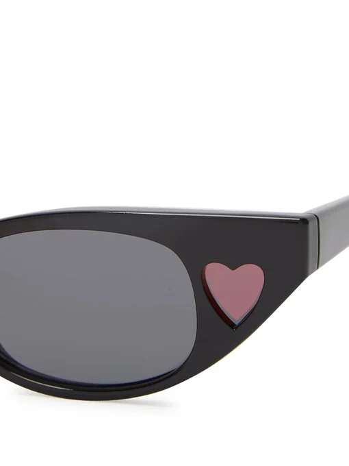 Le Specs The Heartbreaker 56mm  Heart Cutout Sunglasses Pink Shop Women main image 3
